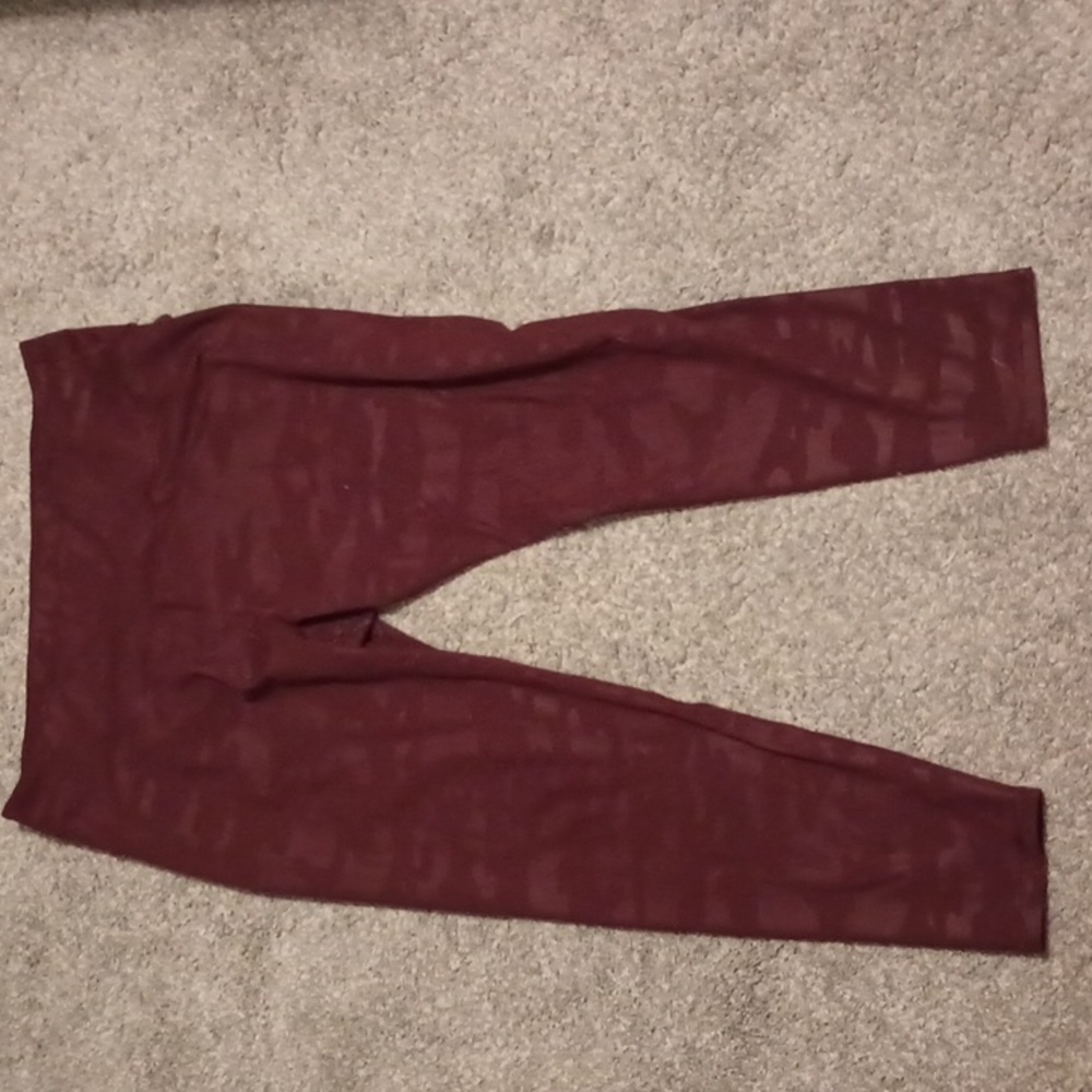 Old Navy Elevate Go dry leggings MAROON, CAMO STYLE